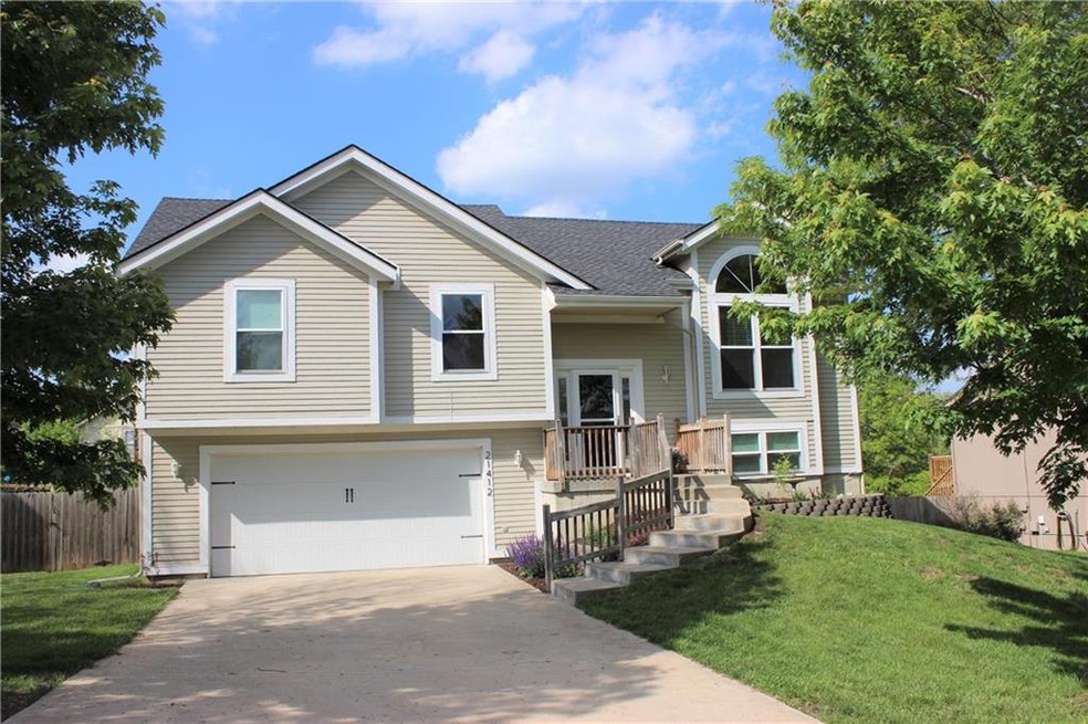 21412 W 52nd St, Shawnee, KS 66218 - photo 1