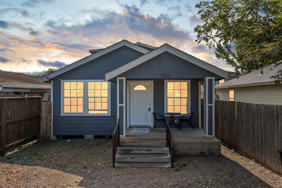 306 E 38th St, Houston, TX 77018 - photo 1