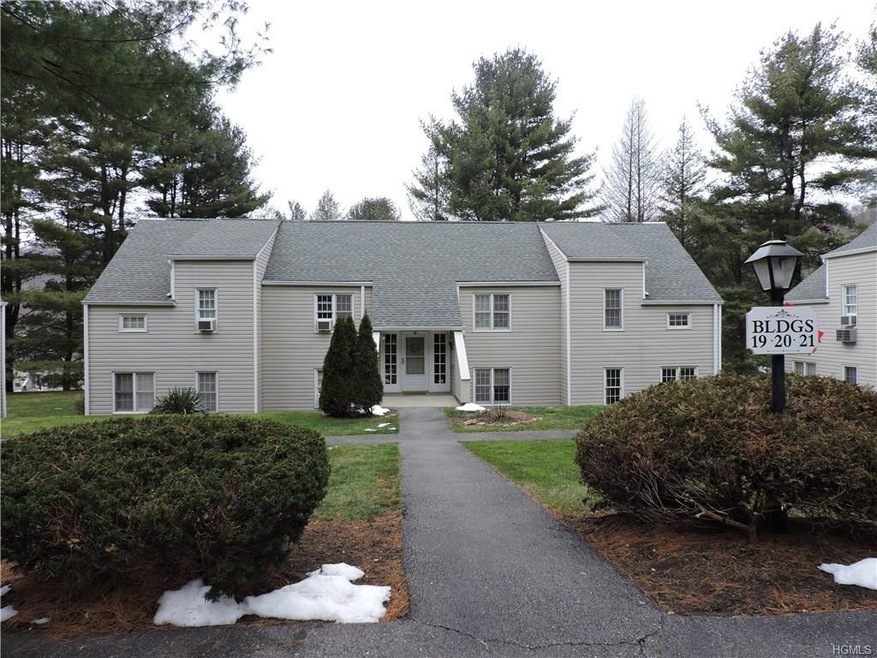 2001 Holly Stream Ct, Brewster, NY 10509 - photo 1