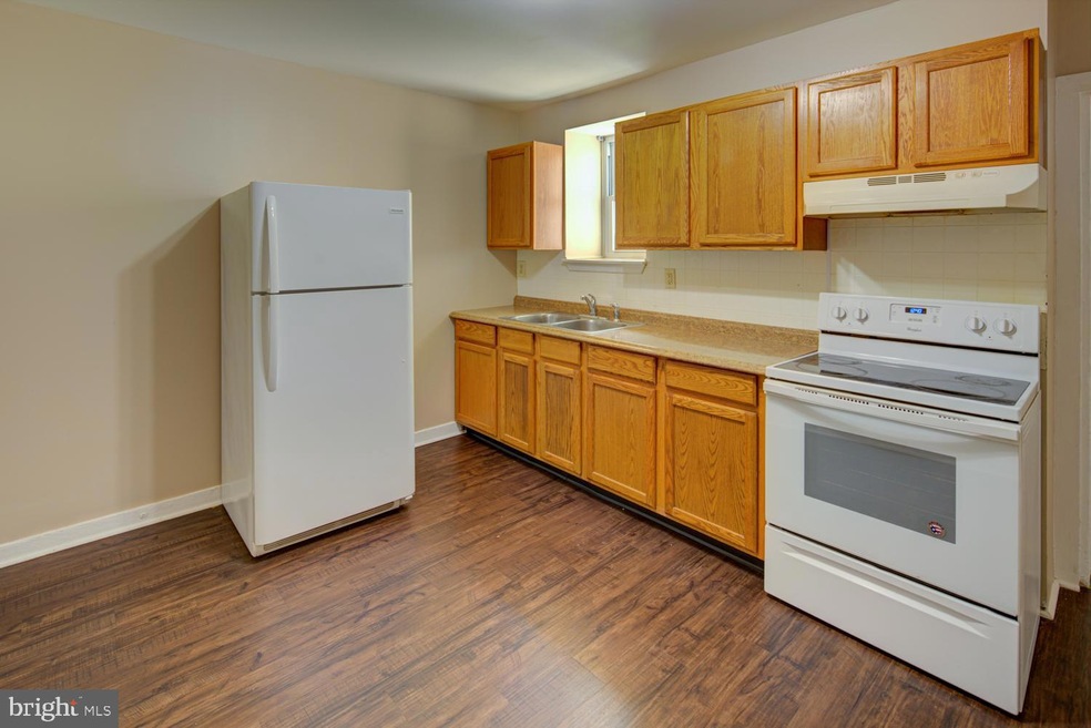 616 Clark St, New Castle, DE 19720 - photo 1