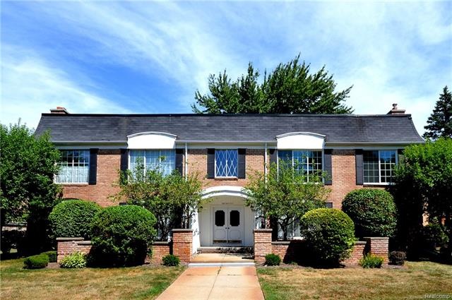 Welcome to 150 E. Long Lake!