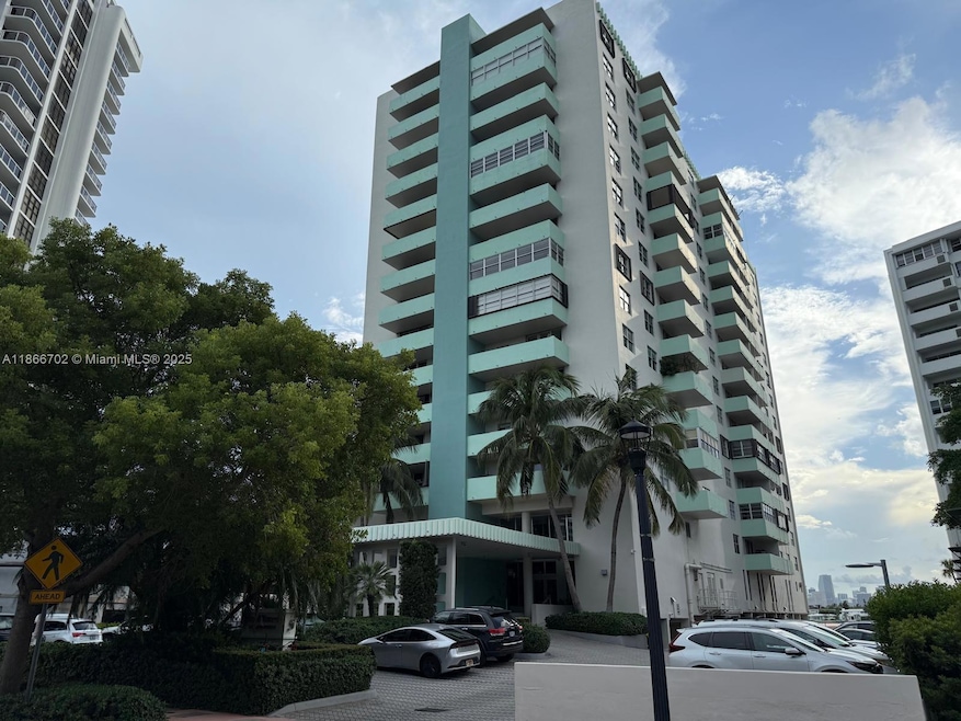 Island Terrace unit 5J, Miami Beach, FL 33139 - photo 1