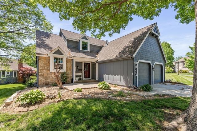 8042 Monrovia St, Lenexa, KS 66215 - photo 1