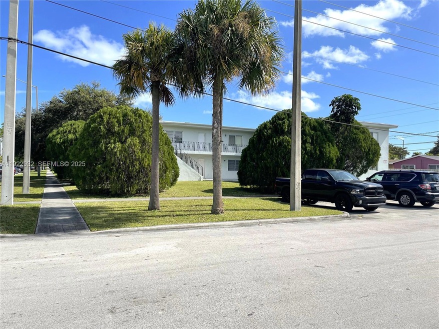 17175 NE 20th Ave unit 6, North Miami Beach, FL 33162 - photo 1