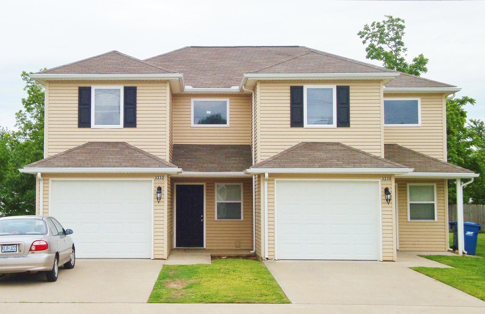 3230-3232 Kenser