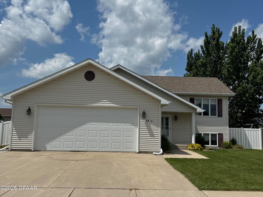 3810 Pendleton Dr, Grand Forks, ND 58201 - photo 1