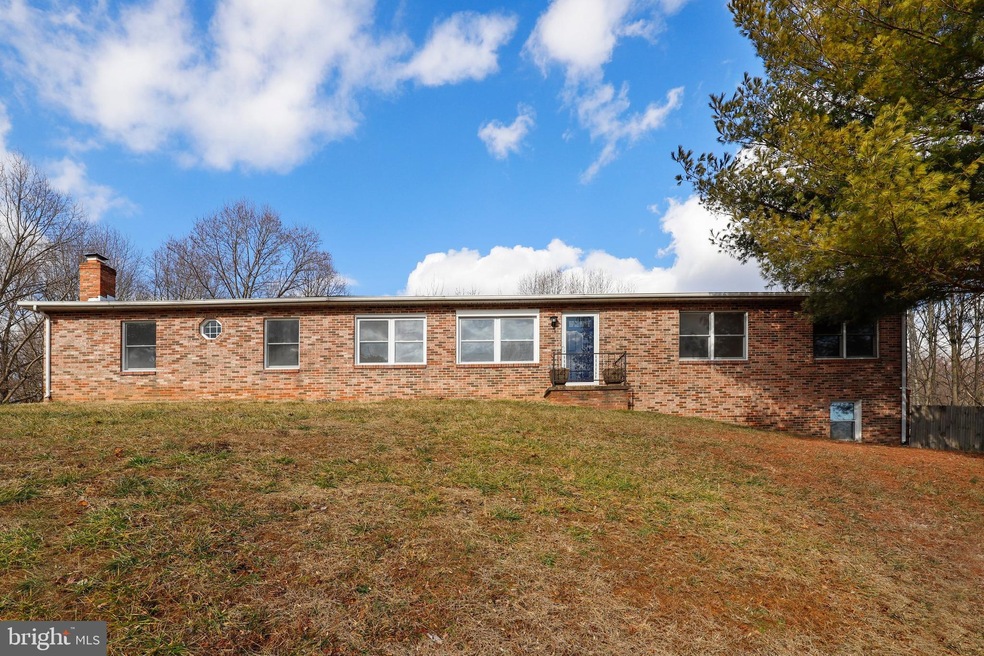 2920 Greenhill Ct, Ijamsville, MD 21754 - photo 1