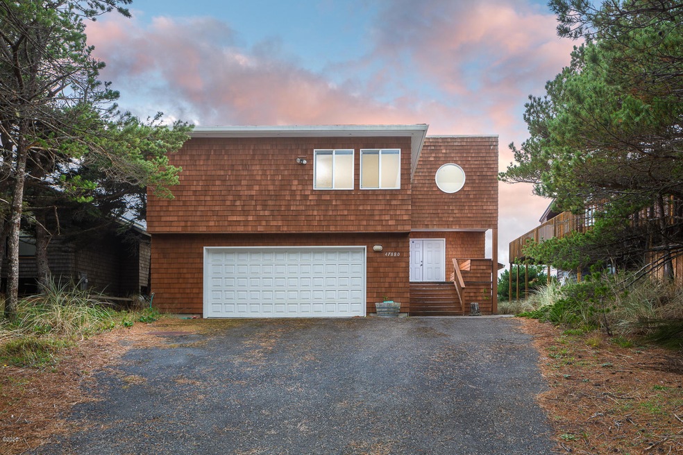 Attached Garage