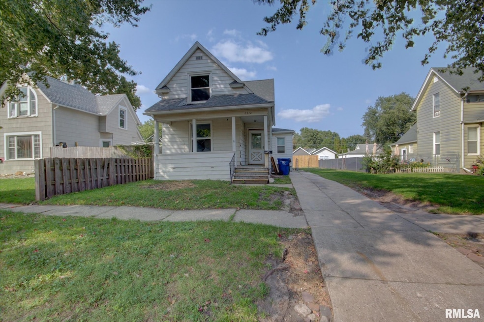 2312 W 1st St, Davenport, IA 52802 - photo 1