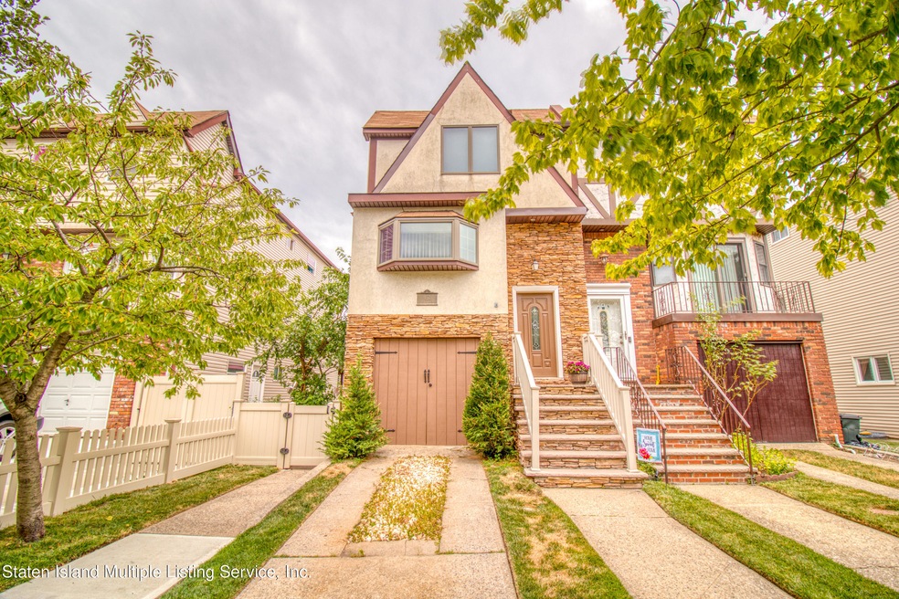 Sold $740,000 • Co-Listing Agent