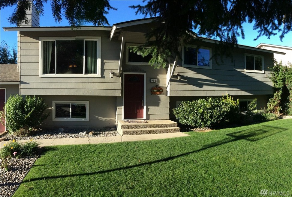 905 11th St NE, East Wenatchee, WA 98802 - photo 1