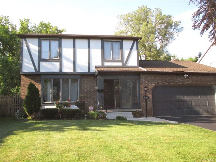 Awesome location at 212 Bentham Pkwy East, Amherst
