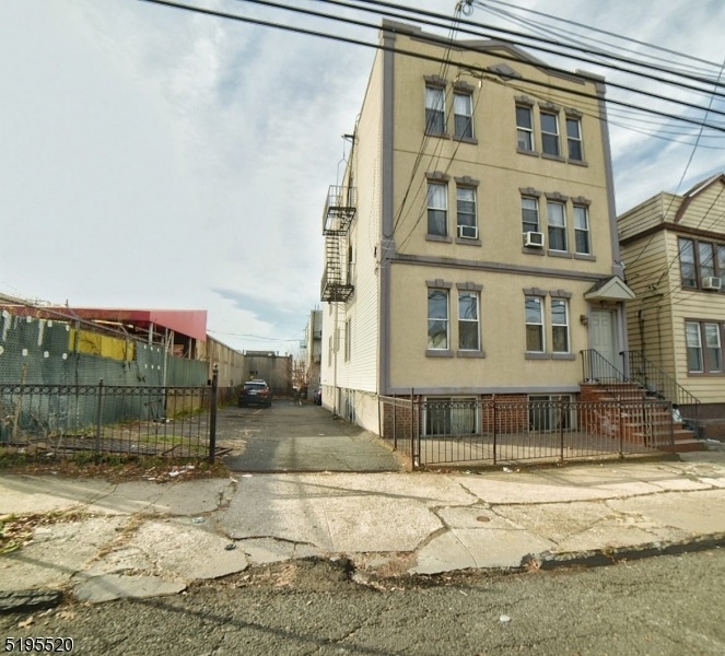 305 Cator Ave unit 1F, Jersey City, NJ 07305 - photo 1