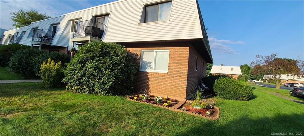 278 Richard St unit 2, Newington, CT 06111 - photo 1