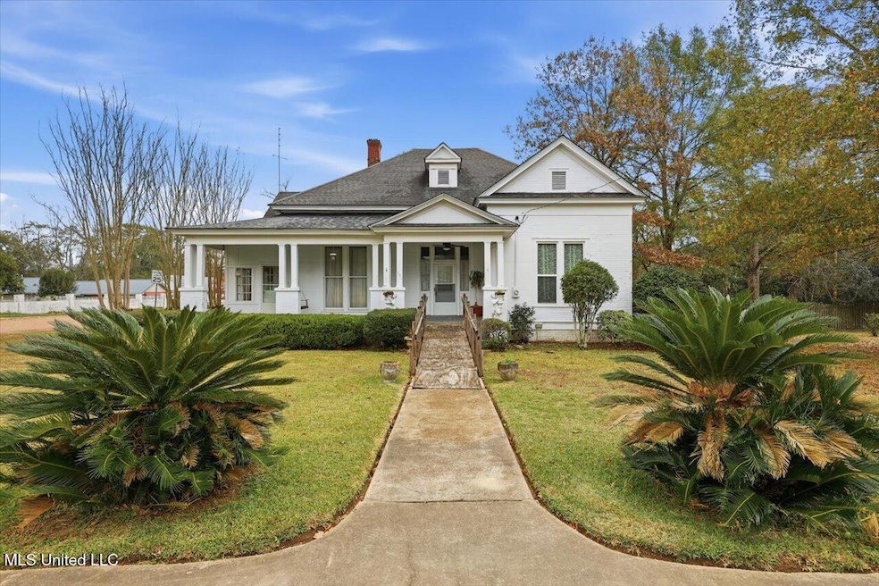 501 2nd Ave SW, Magee, MS 39111 - photo 1