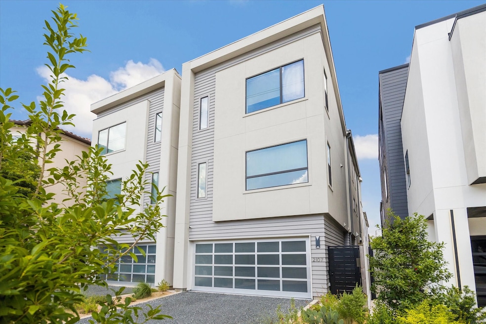 2107 Park St, Houston, TX 77019 - photo 1