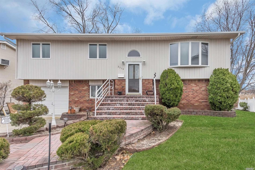 2314 Jeffrey Ct, Merrick, NY 11566 - photo 1