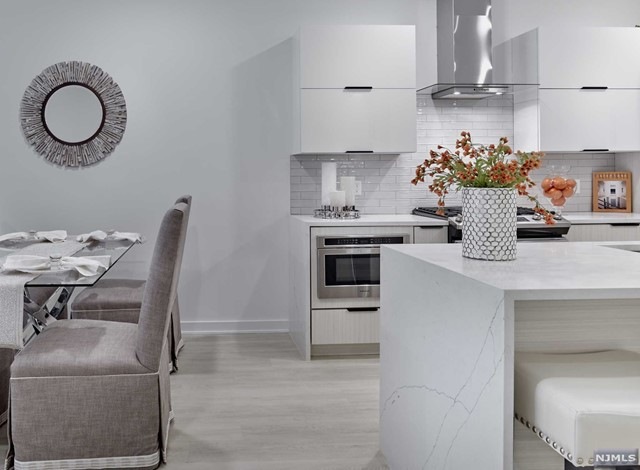 8 Tice Rd unit 210, Franklin Lakes, NJ 07417 - photo 1