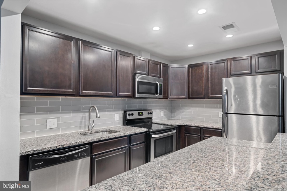 87 Ashlar Hill Ct, Parkville, MD 21234 - photo 1