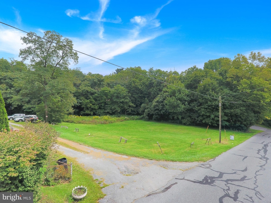 951 Plane St, Columbia, PA 17512 - photo 1