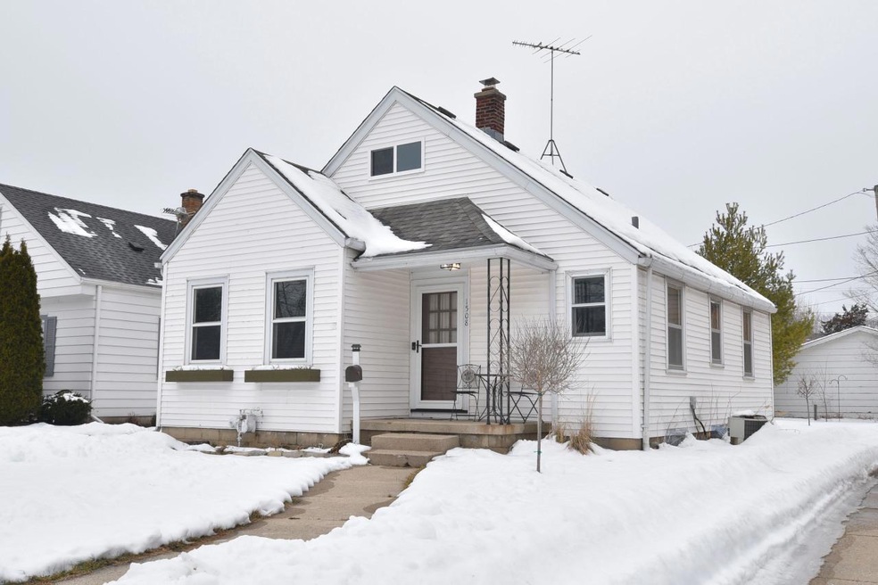 Cute view of Front of Home