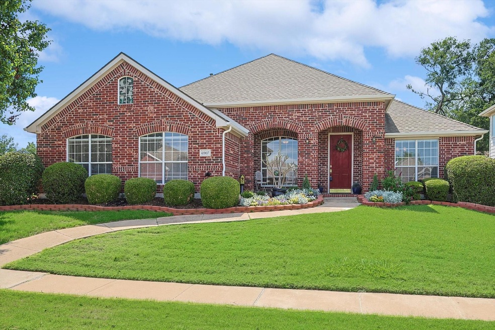 View of front of house featuring a front lawn