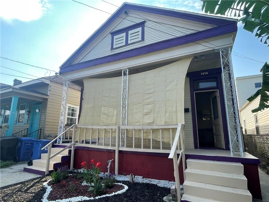 Located in the University  area...near streetcar l