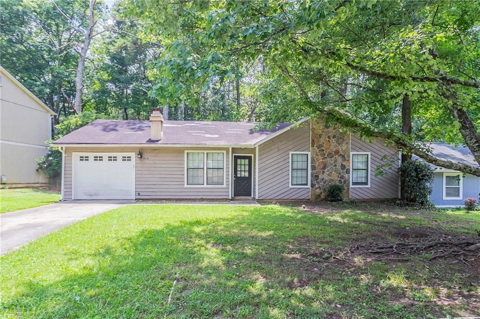 914 Hemingway Rd, Stone Mountain, GA 30088 - photo 1