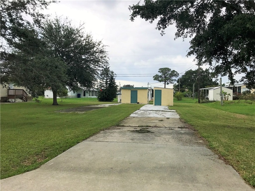 313 Pineapple St, Sebastian, FL 32958 - photo 1