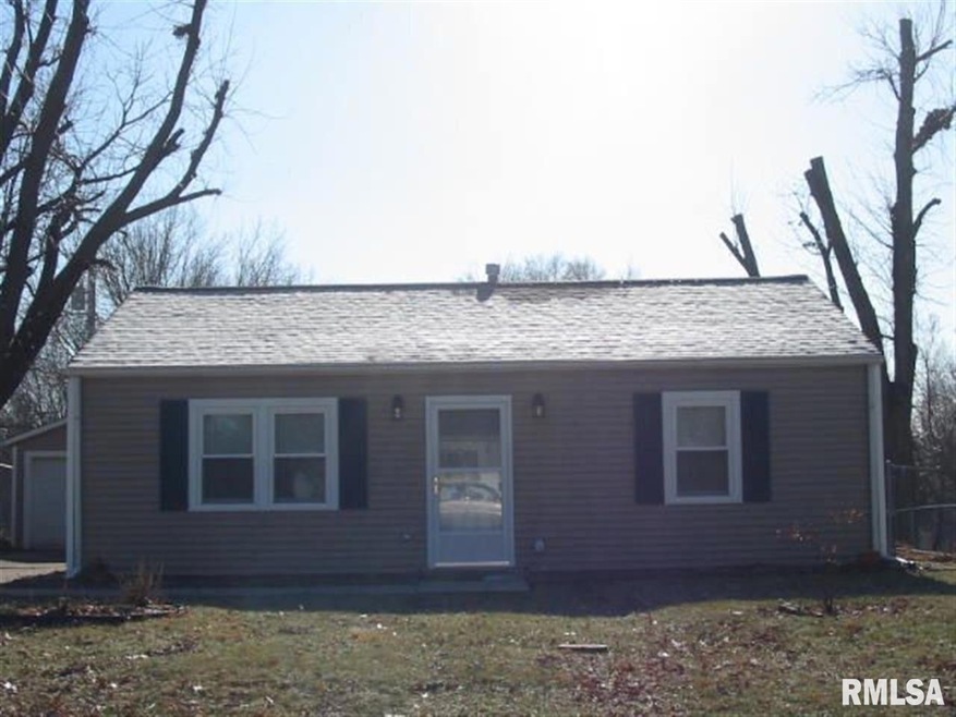 3211 W 70th St, Davenport, IA 52806 - photo 1