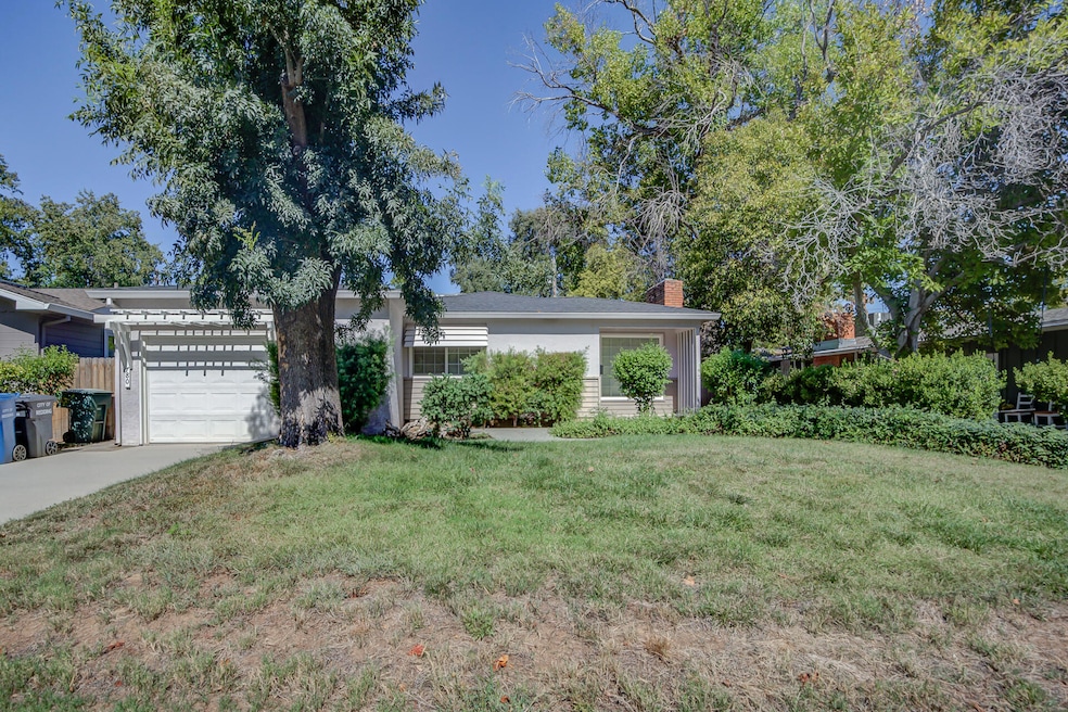 Pending $330,000 • Co-Listing Agent
