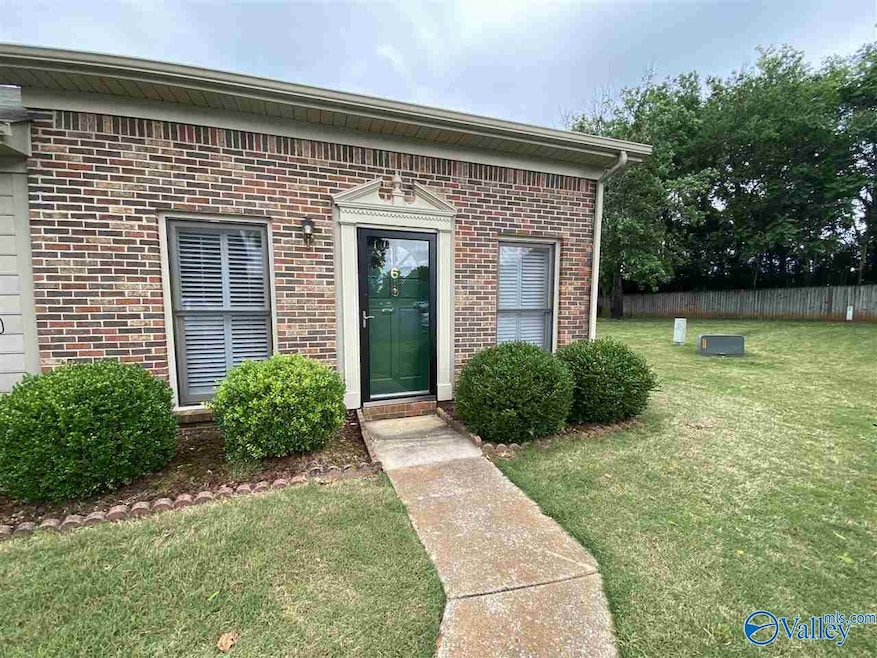 For Rent $1,095/month • Co-Listing Agent
