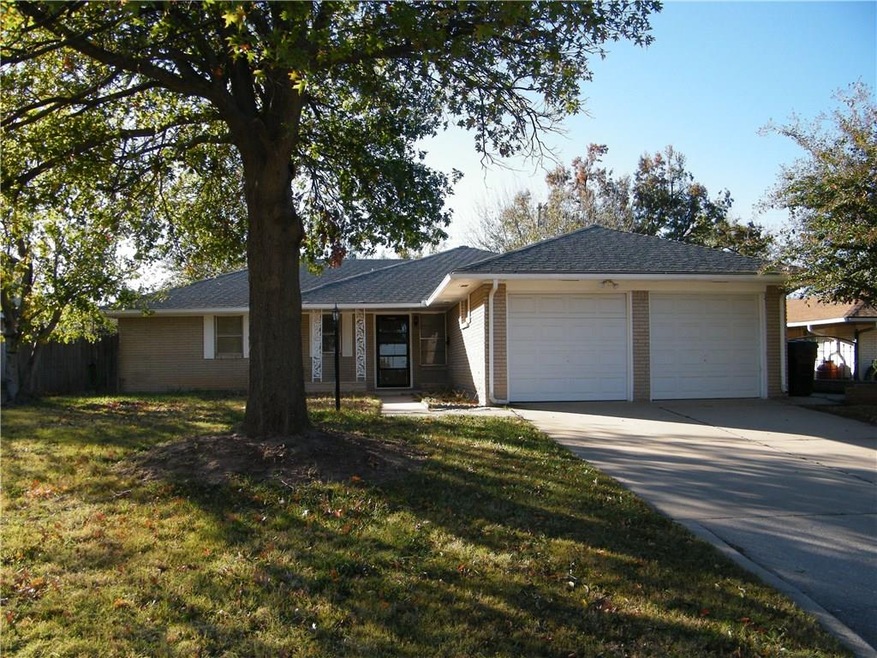 5917 Kingston Rd, Oklahoma City, OK 73122 - photo 1