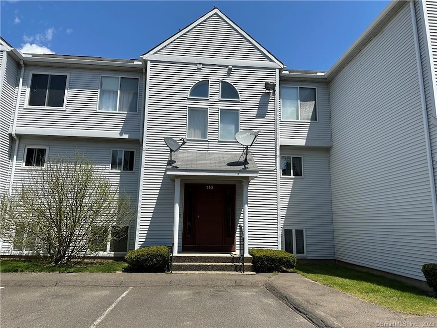 116 Hamden Ave unit 5-I, Waterbury, CT 06704 - photo 1