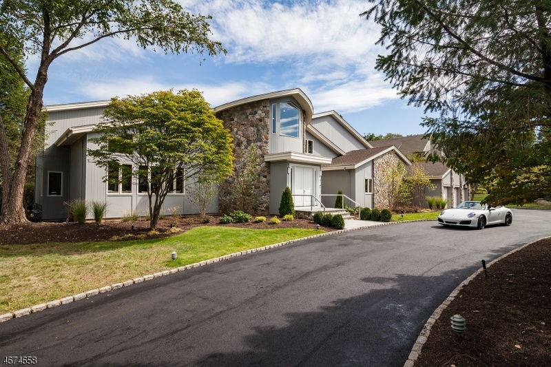 33 Mountain Ridge Dr, Livingston, NJ 07039 - photo 1