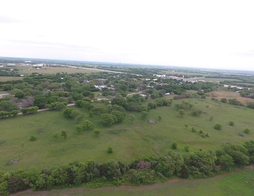 707 4th St, Eddy, TX 76524 - photo 1