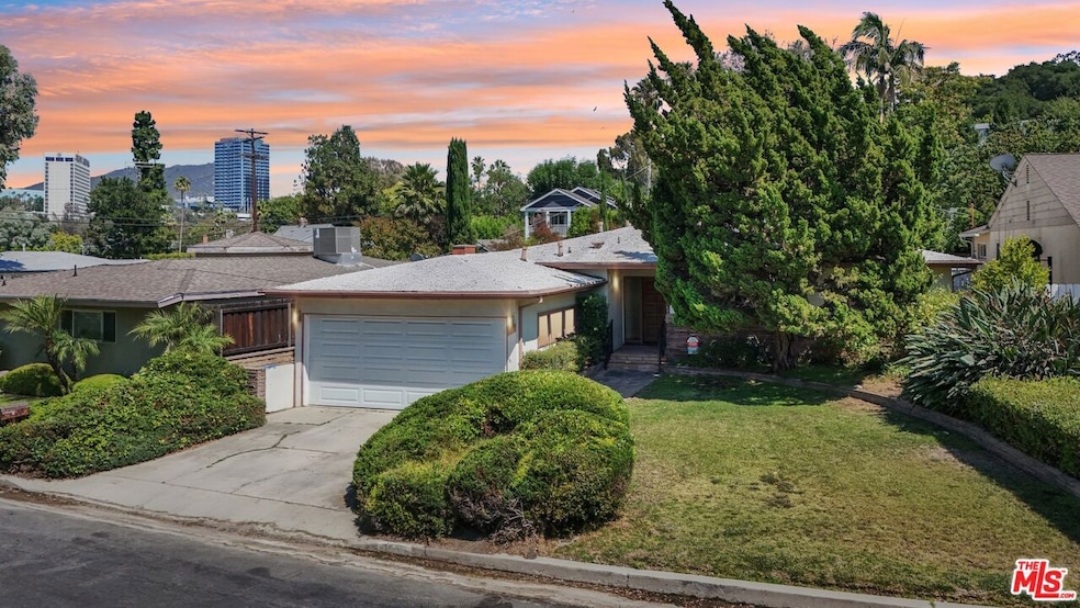 Pending $1,599,000 • Co-Listing Agent
