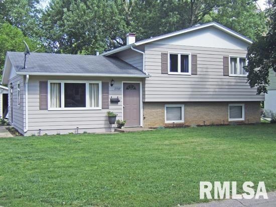 2709 Greenway Dr, Bettendorf, IA 52722 - photo 1