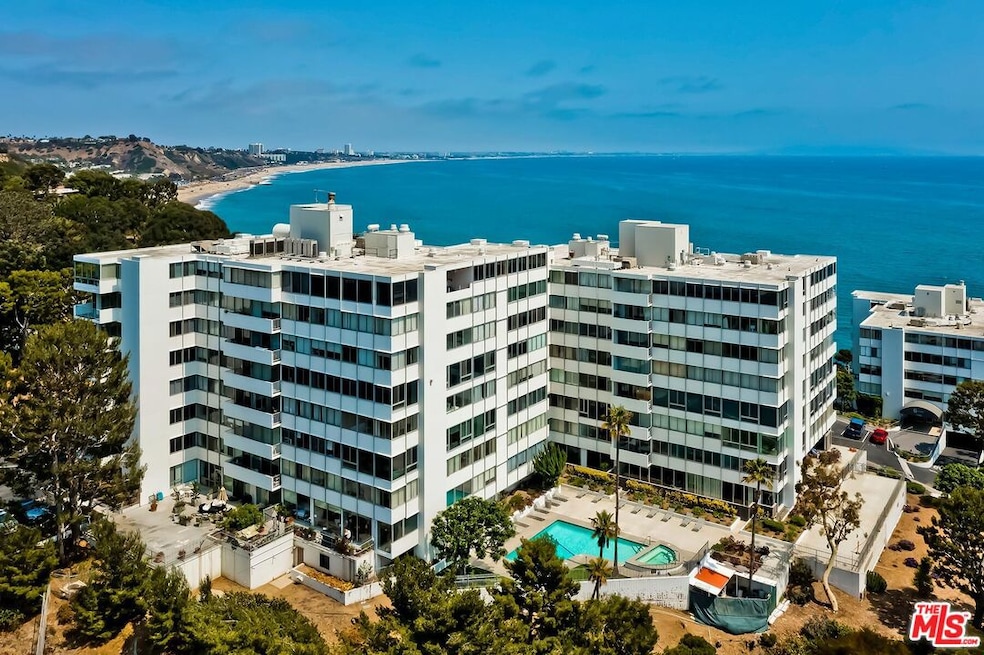 Edgewater Towers unit 206, Pacific Palisades, CA 90272 - photo 1