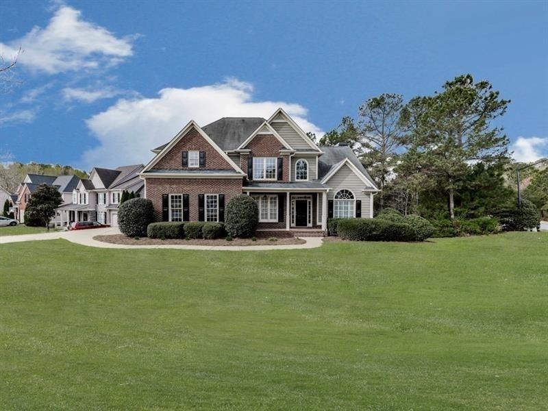 Perfect Family Home .. large level front yard, wel
