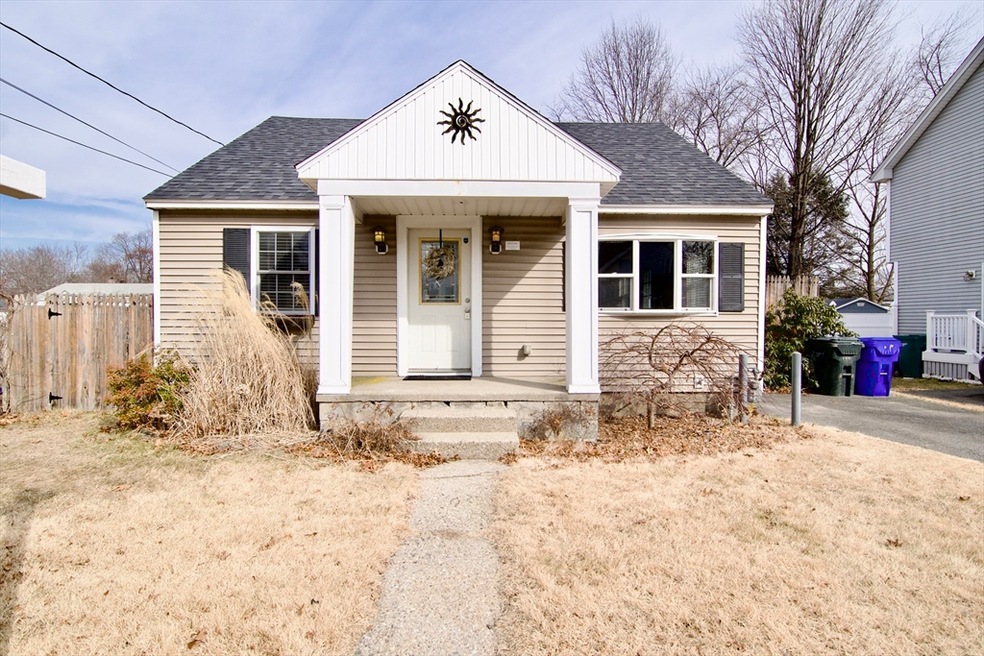 83 Lorimer St, Indian Orchard, MA 01151 - photo 1