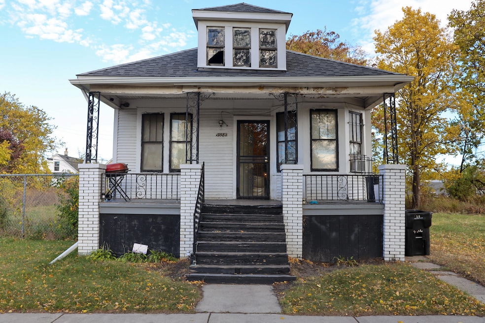 13582 Shields St, HamtraMcK, MI 48212 - photo 1