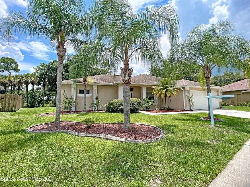 5653 Yaupon Holly Dr, Cocoa, FL 32927 - photo 1