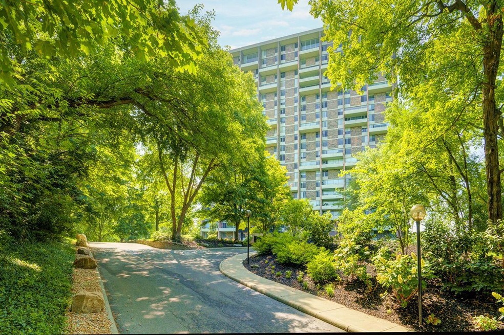 Summit Chase driveway and building