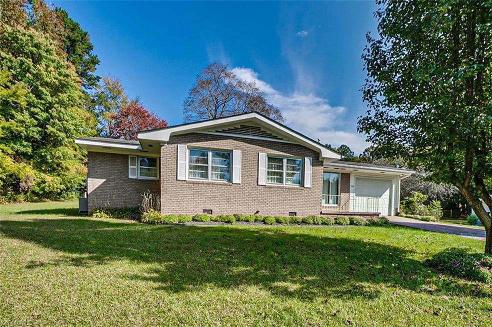 563 Halifax St, Asheboro, NC 27205 - photo 1