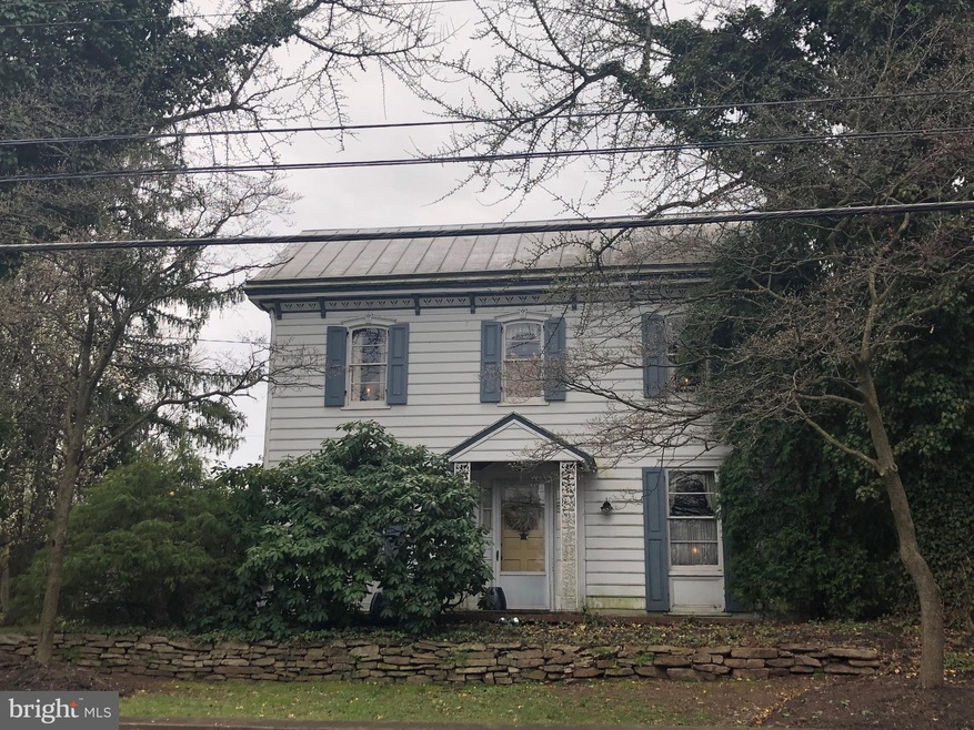 1018 E Schuylkill Rd, Pottstown, PA 19465 - photo 1