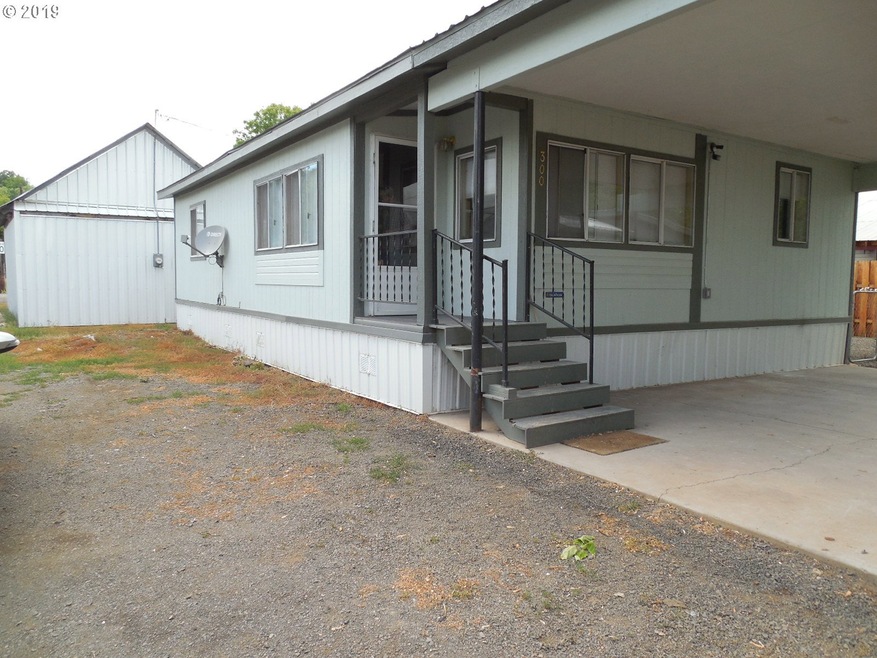 300 Gover Ln, Halfway, OR 97834 - photo 1