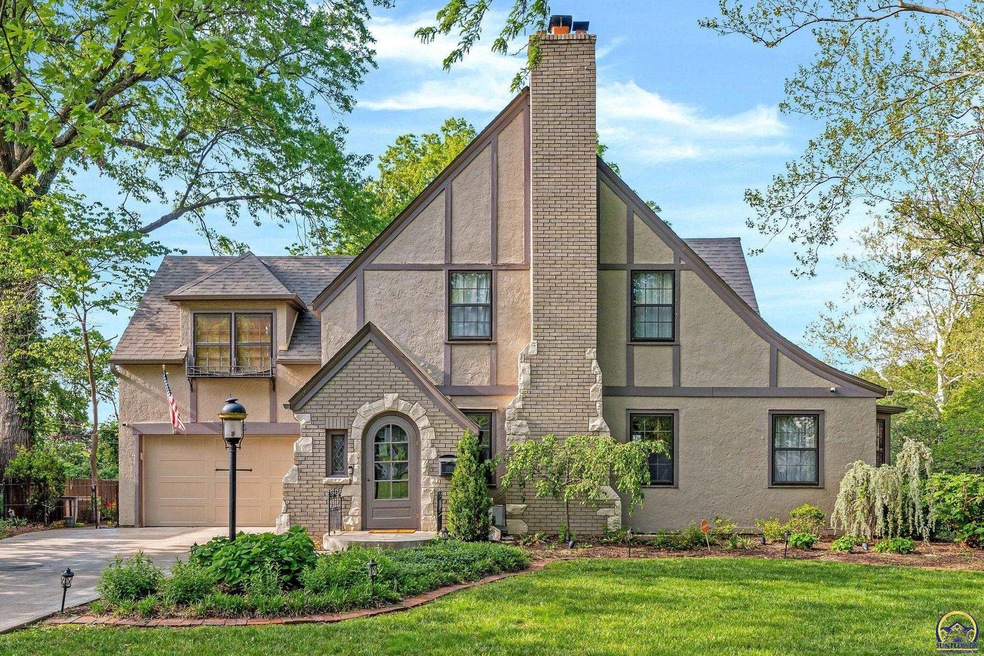 3616 SW York Way, Topeka, KS 66604 - photo 1