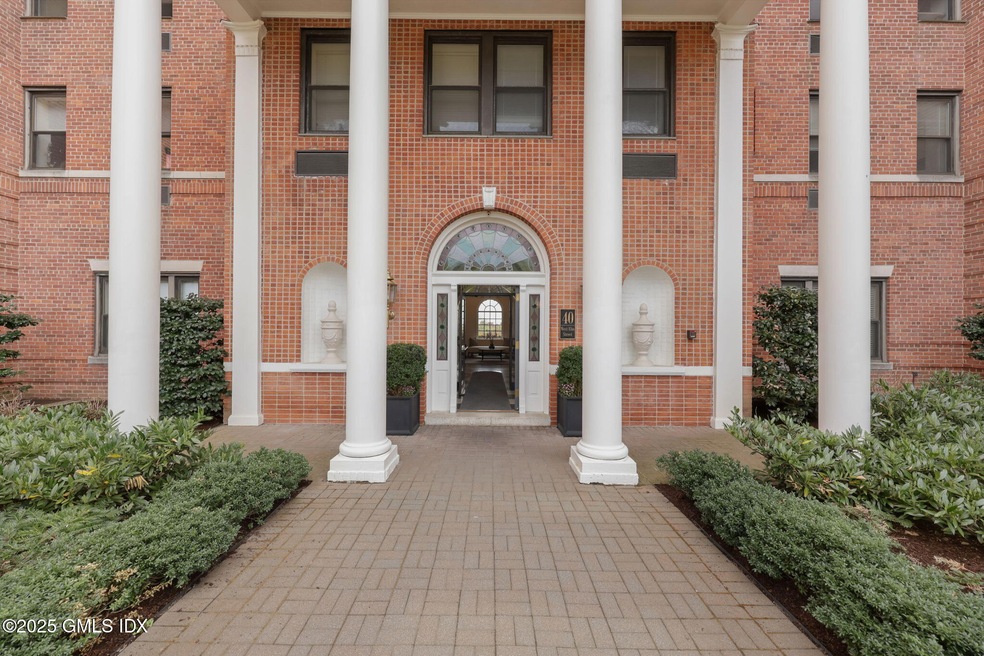 Harbor View unit 2K, Greenwich, CT 06830 - photo 1