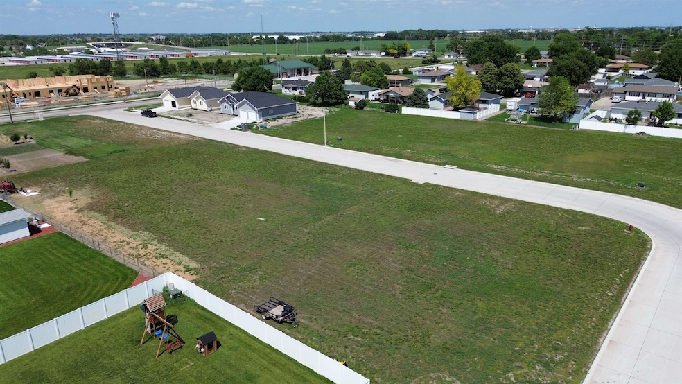 615 6th St, Columbus, NE 68601 - photo 1